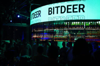 How is BitDeer converting Bitcoin mining machines?