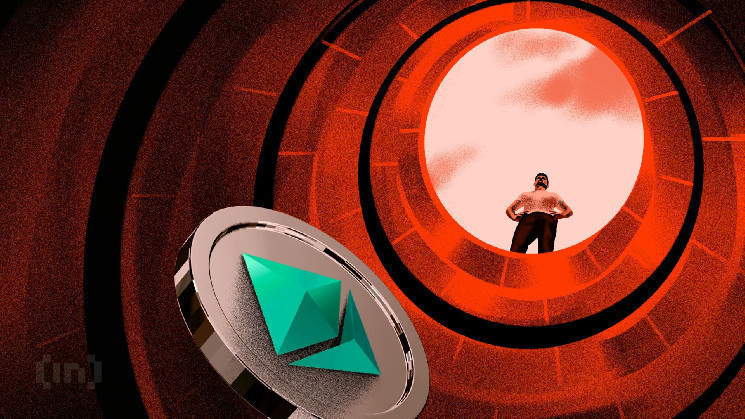 Ethereum (ETH) risks below $1,700 amid a sustained downtrend